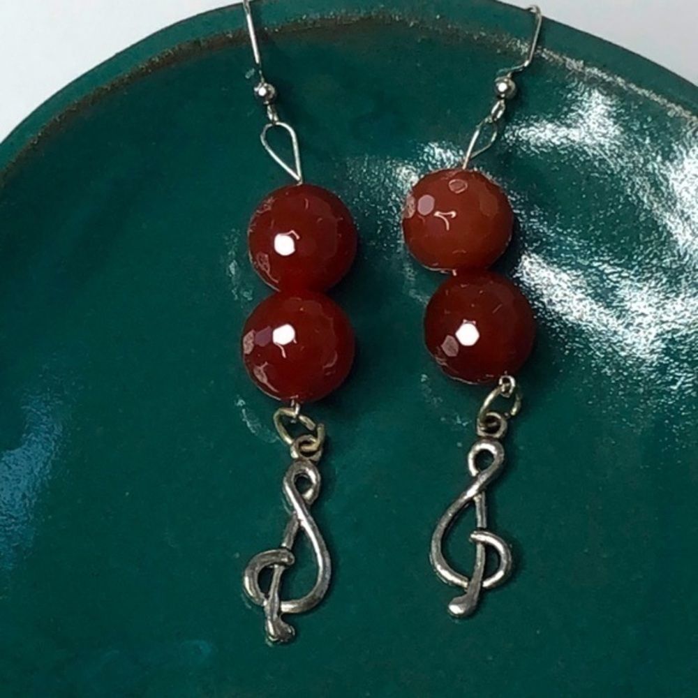 Hand made music note dangle fishhook earrings